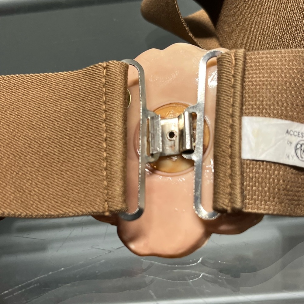 Pearl Brown and Cream Belt with Rose Design - Picture 3 of 4
